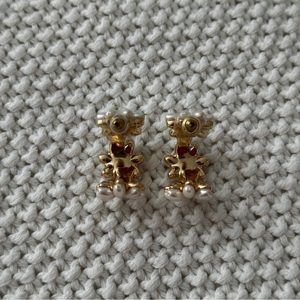 House of Harlow 1960 Gold & Pearl Daisy Post Hoop Earrings - Picture 6 of 6